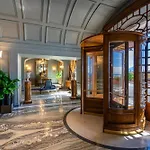 Отель Grand Parker's