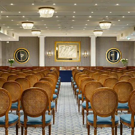 Grand Parker's Отель