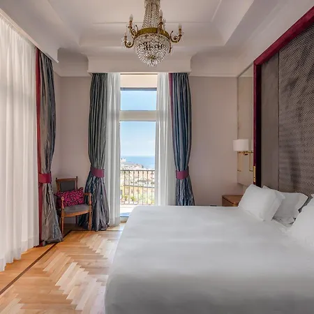 Отель Grand Parker's 5*